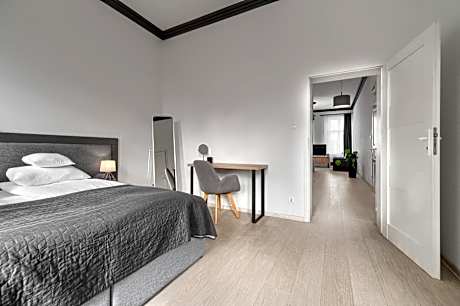 One-Bedroom Apartment with Balcony