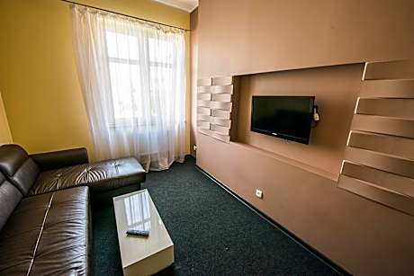 Apartment (2 Adults)