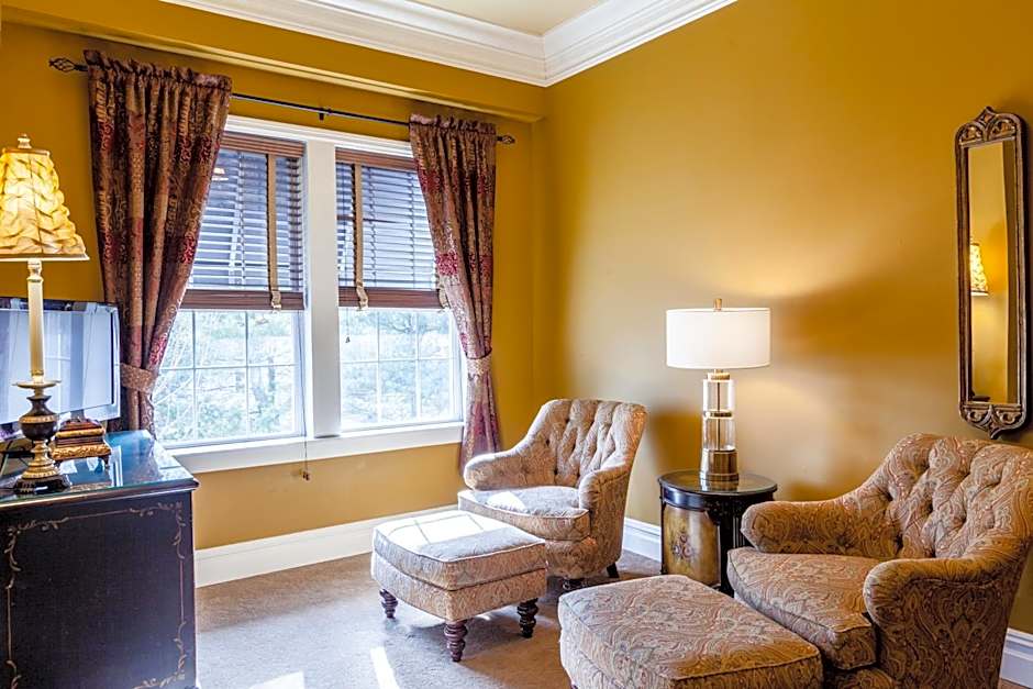 The Inn At Leola Village