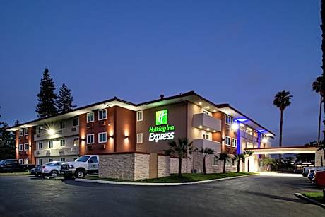 Holiday Inn Express Santa Rosa North By IHG