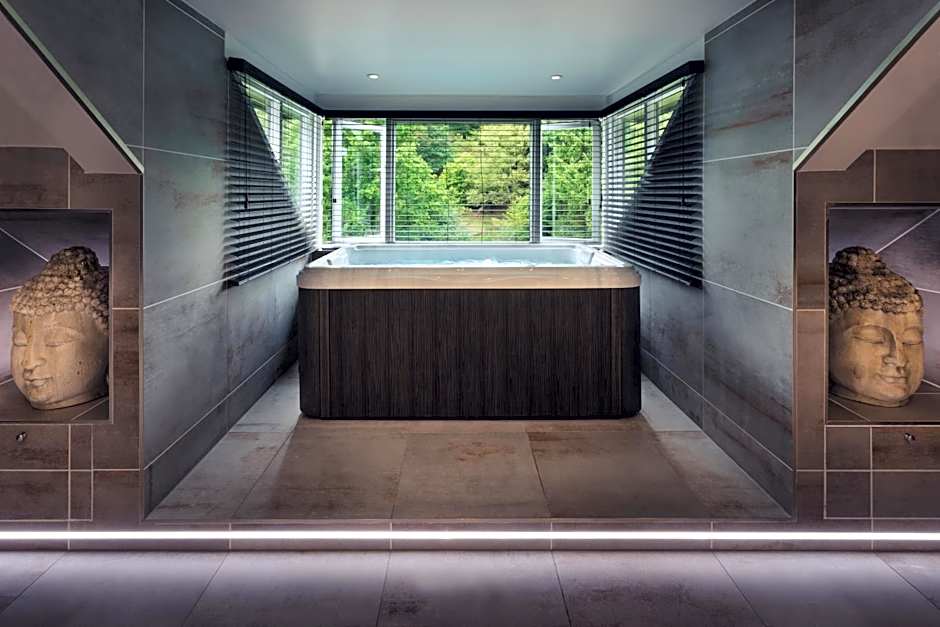 Aphrodites Group - Luxury Hot Tub Suites in Central Lake District!