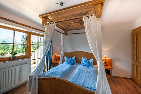 One-Bedroom Apartment with Balcony