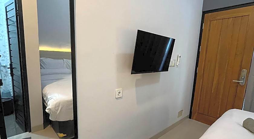 Kaira Room Guest House Syariah Mitra RedDoorz