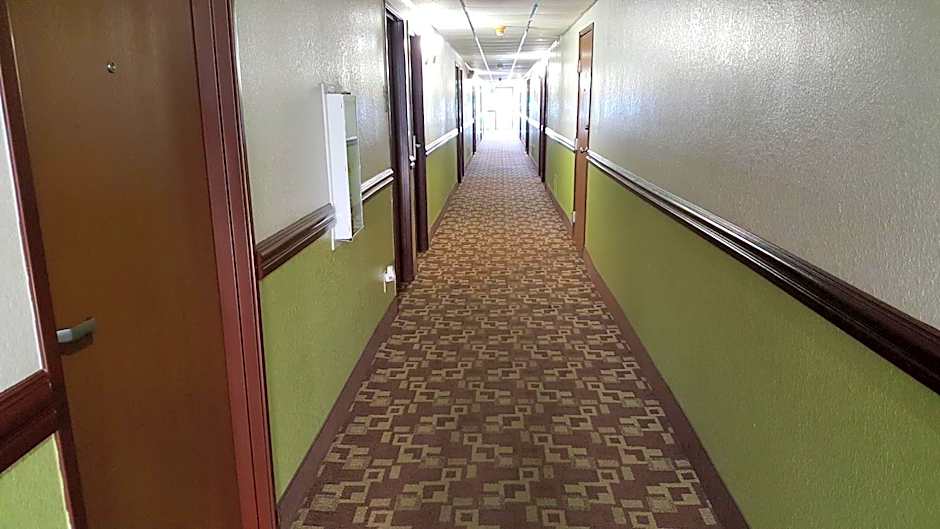 Super 8 by Wyndham Harlingen TX