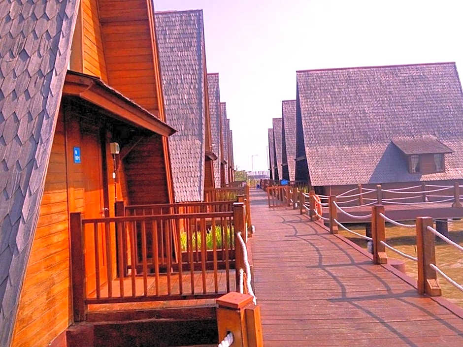 Cirebon Waterland and Seaview Cottage