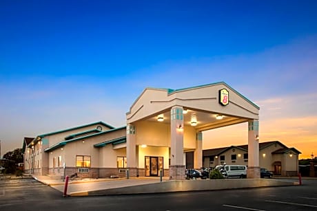 Super 8 by Wyndham Santa Rosa