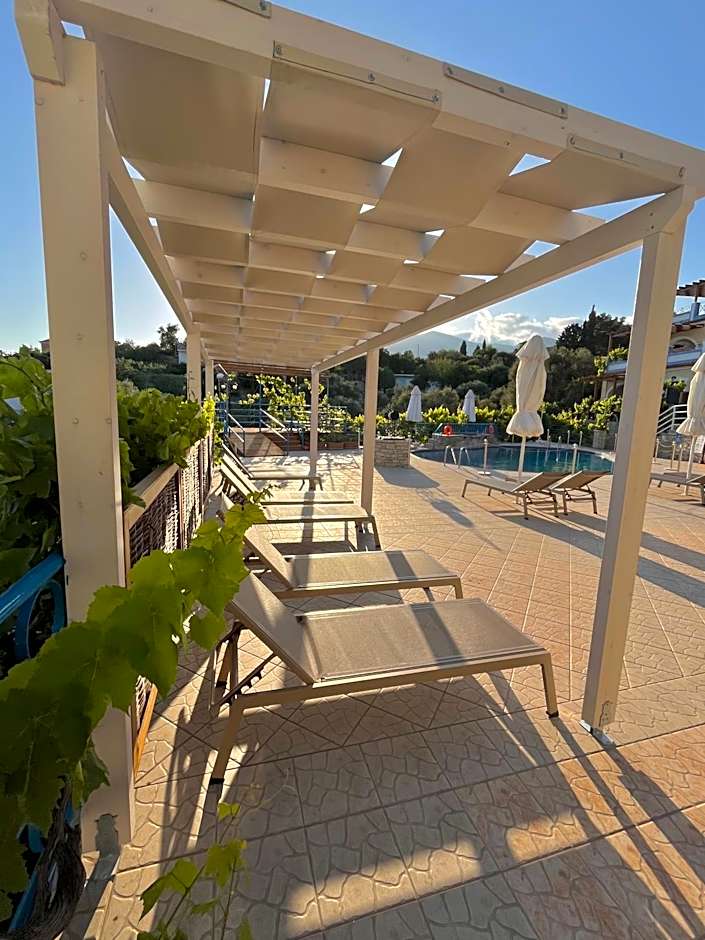 Pantheon Apartments & Studios