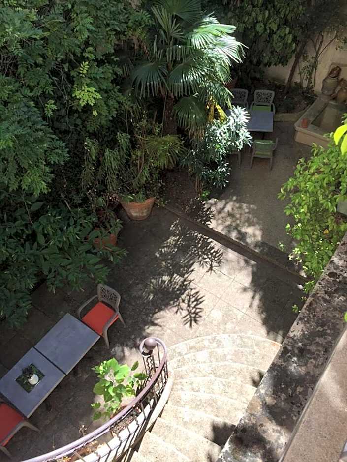 Hôtel Particulier Le 28 - Spa & Art Luxury Design by Alain Ducasse