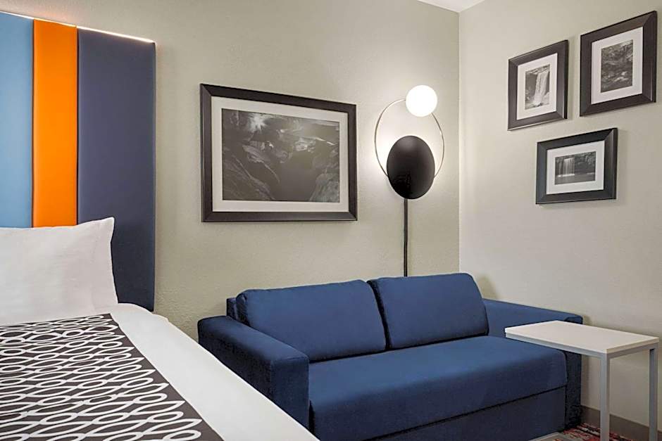 La Quinta Inn & Suites by Wyndham Oxford - Anniston