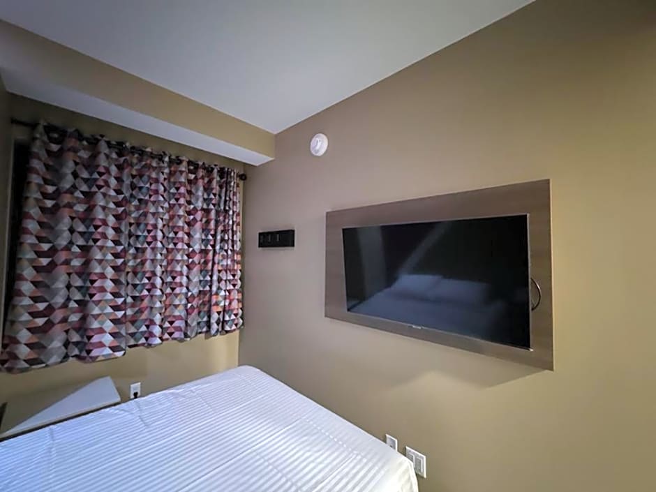 Moon Hotel Brooklyn