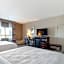 Orangewood Inn & Suites Kansas City Airport