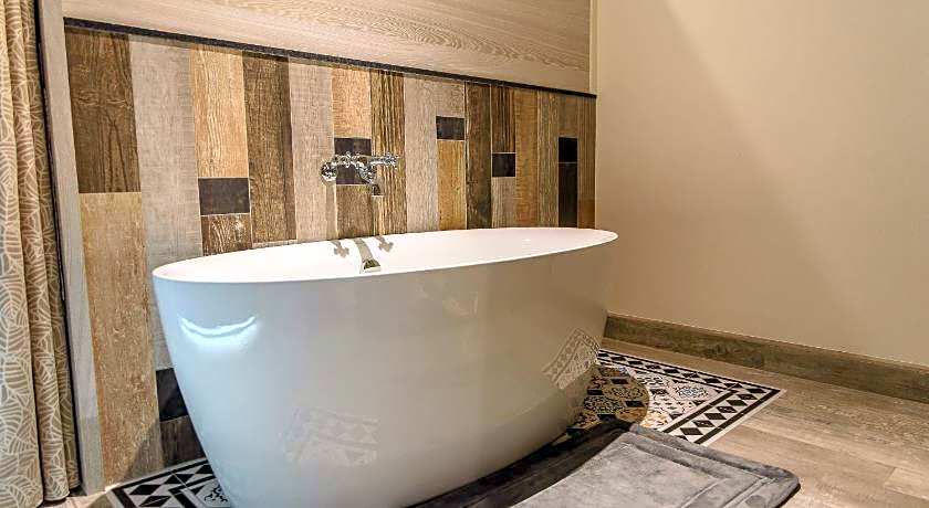 Tree House Design Hotel