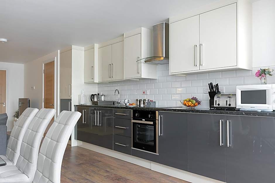 KVM - City Apartments - Contractors - Town Centre by KVM Stays