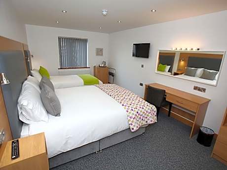 Triple Room with Shower