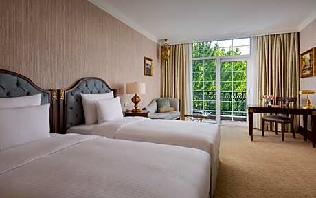 Deluxe Twin Room with City View