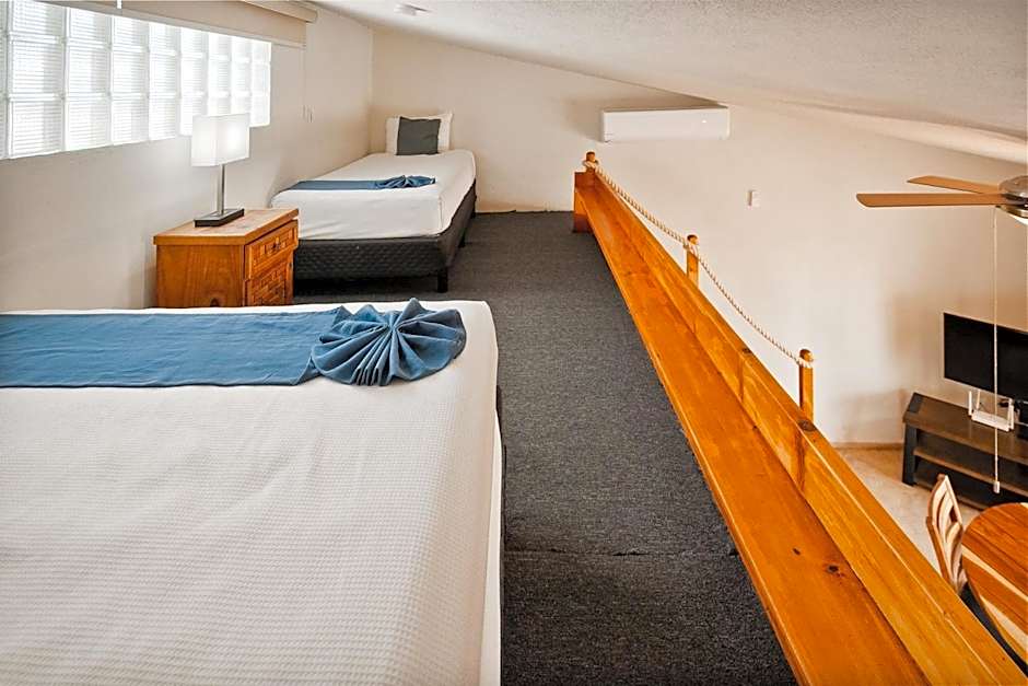 Hotel & Suites El Moro