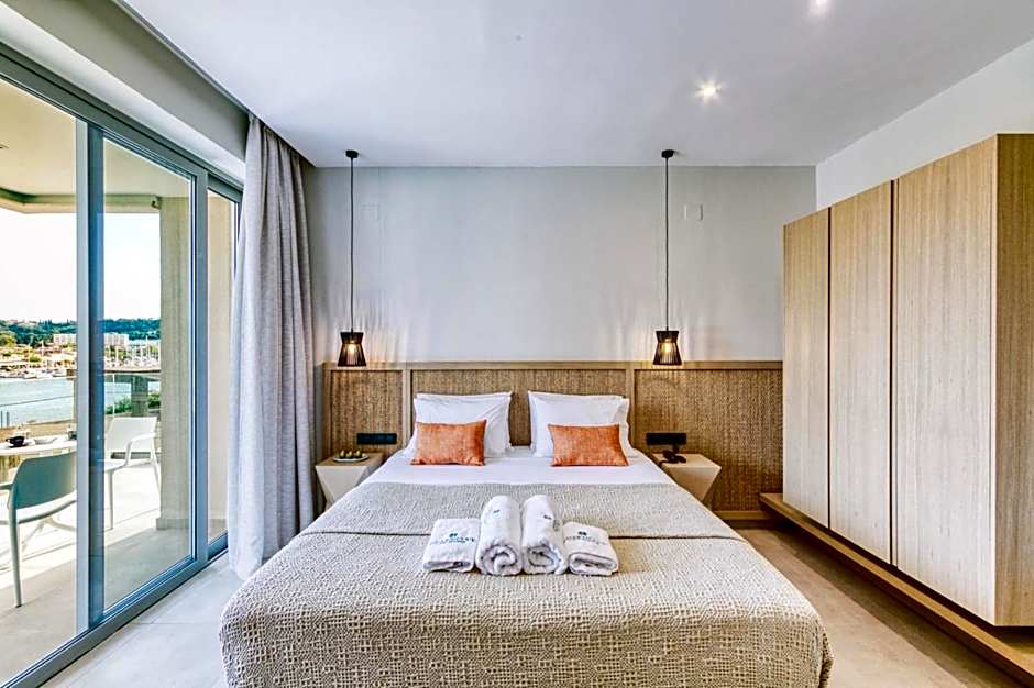Photo 1 of 5 of Junior Suite, Sea View