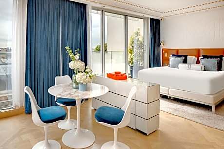 Prestige Suite with Eiffel Tower View