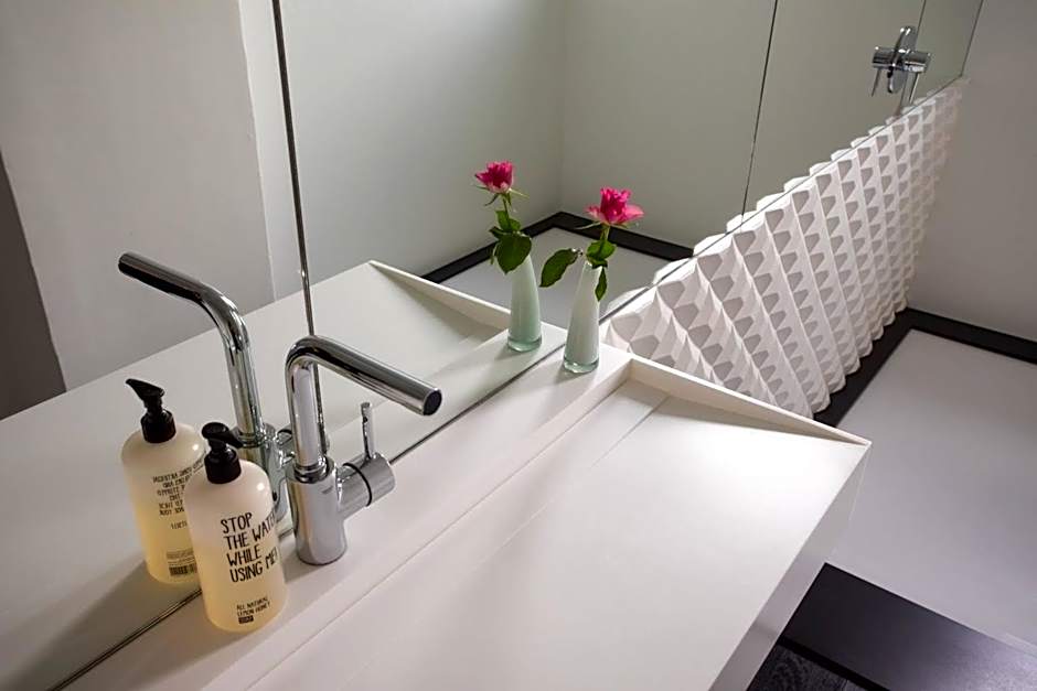 Suites Feek – Antwerp, DC