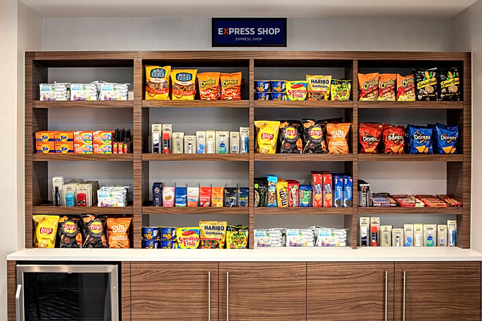 Holiday Inn Express & Suites Woodside LaGuardia Airport By IHG