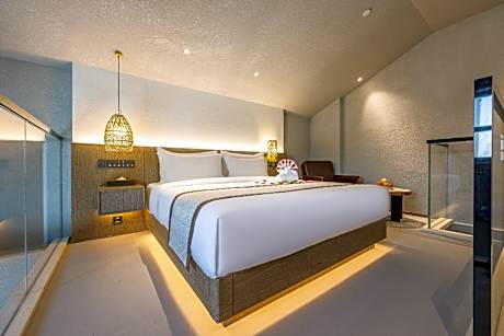 Rezen - FANLI Loft Room