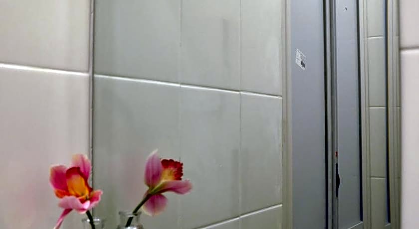 Teruntum 96 Guest House