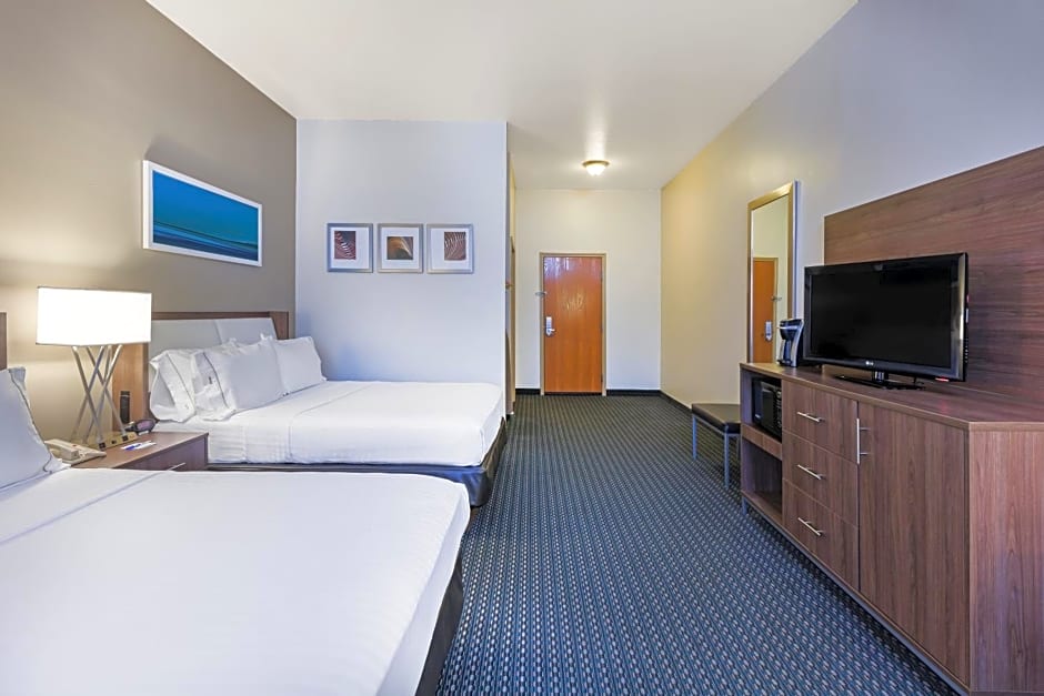 Holiday Inn Express & Suites Pharr