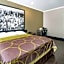 Super 8 by Wyndham North Hollywood