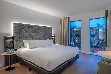 Interconnecting Townhouse Suite