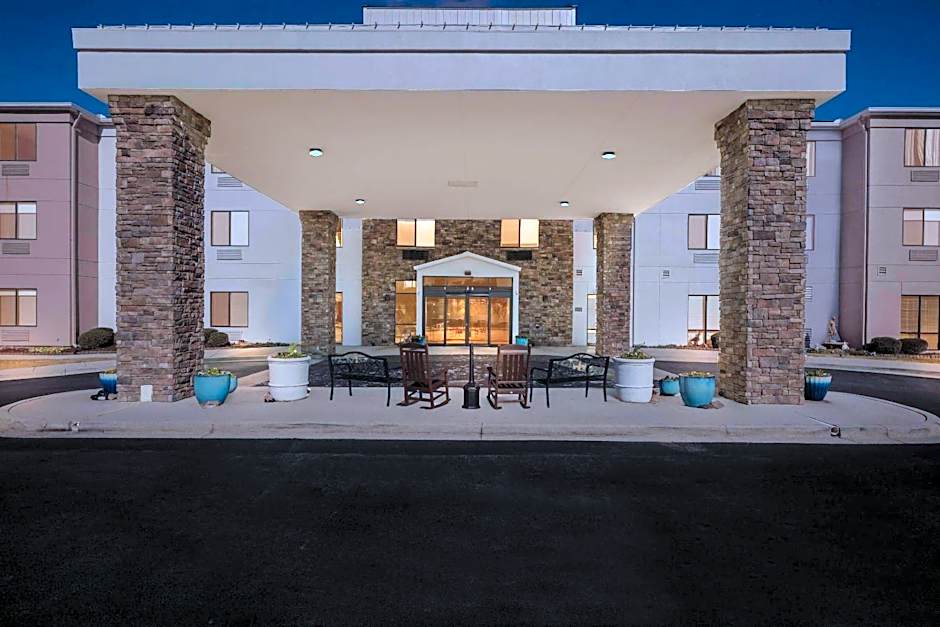 Comfort Suites Cullman I-65 Exit 310