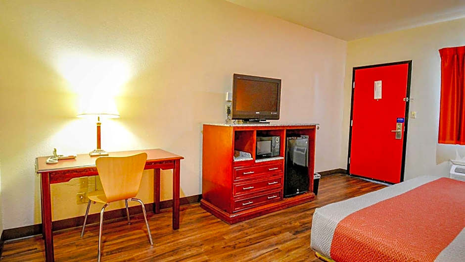 Motel 6-Atoka, OK