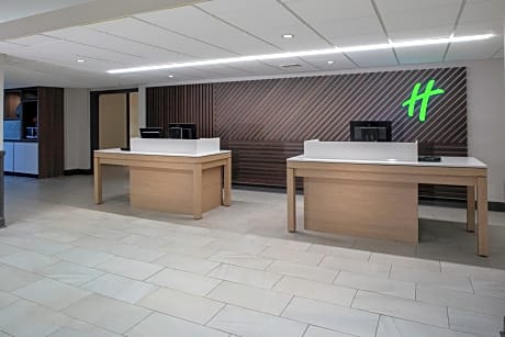 Holiday Inn & Suites Marlborough, an IHG Hotel