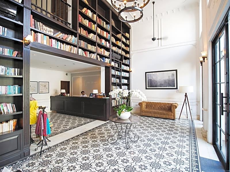 The Alcove Library Hotel