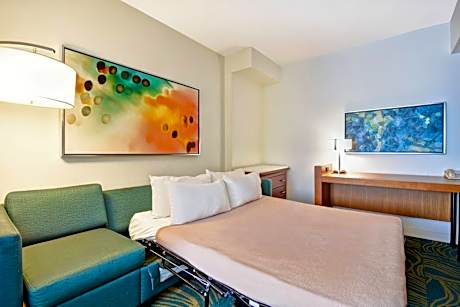 Queen Suite with Two Queen Beds and Sofa Bed - Hearing Accessible