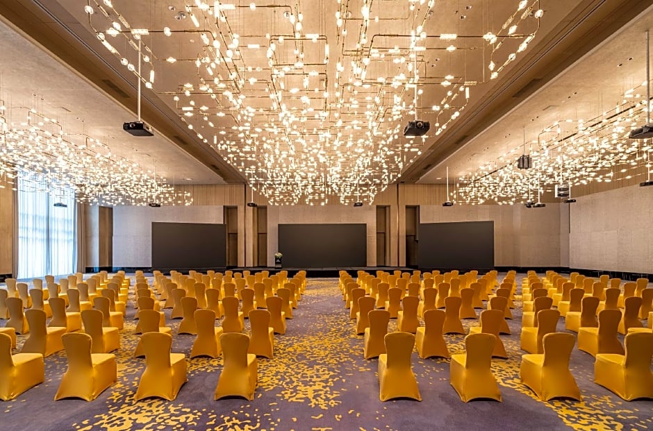 Hilton Shenzhen World Exhibition & Convention Center （Qianhai Snow World）