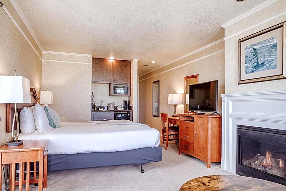 Inn of the Four Winds Seaside Oceanfront