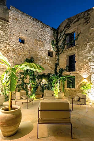 Isabella di Castiglia Apartments