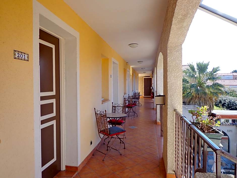 Logis Hôtel Les II Mas - Perpignan Sud