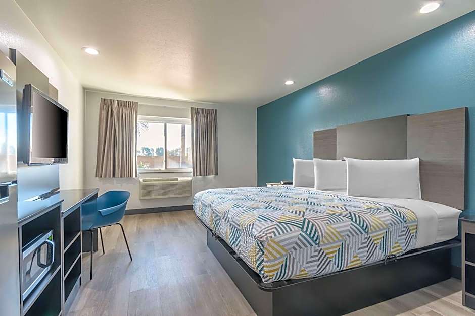 Studio 6 Suites Perris, CA