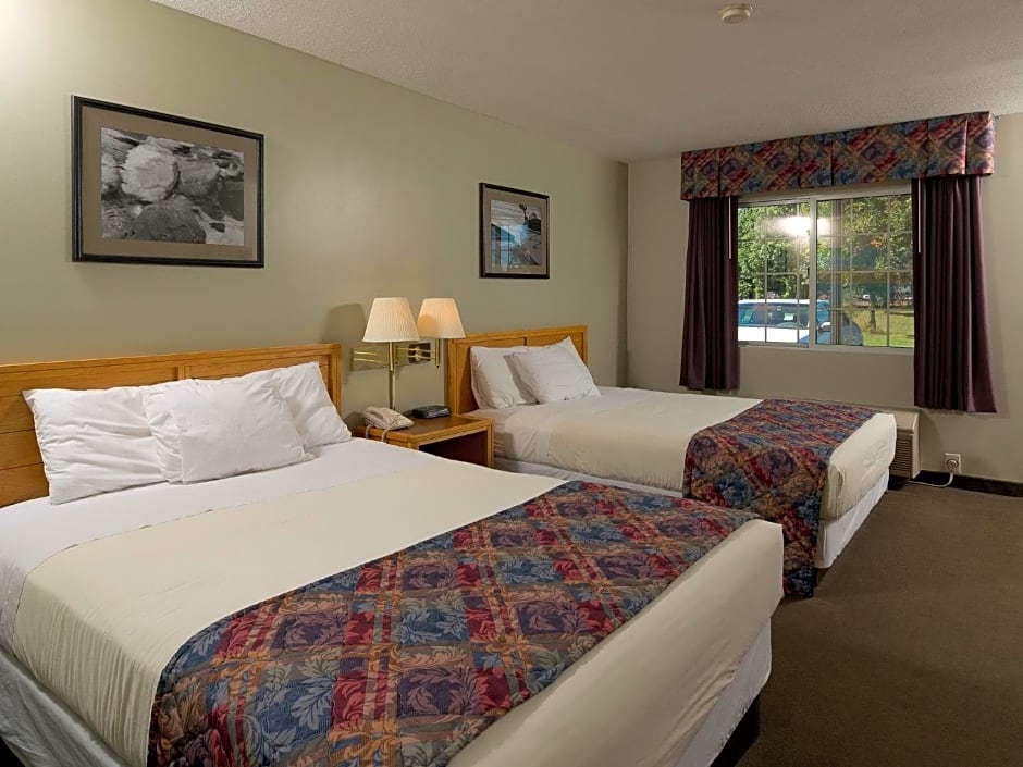 Sierra Sands Family Lodge