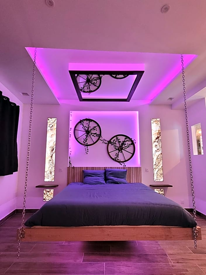 Grenoble LA SUITE 2 spa jaccuzzi et sauna privatif