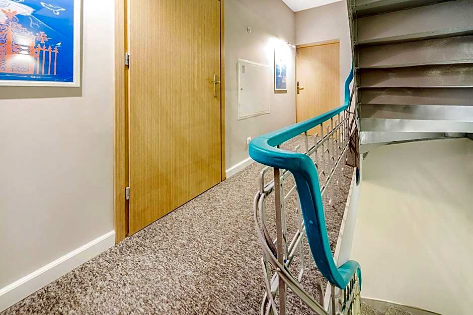 Six Suites, Old Town