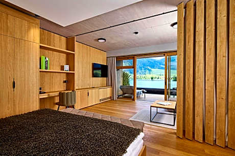 Suite with Lake View - Annex