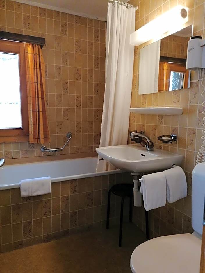 Petit Helvetia Budget Hotel