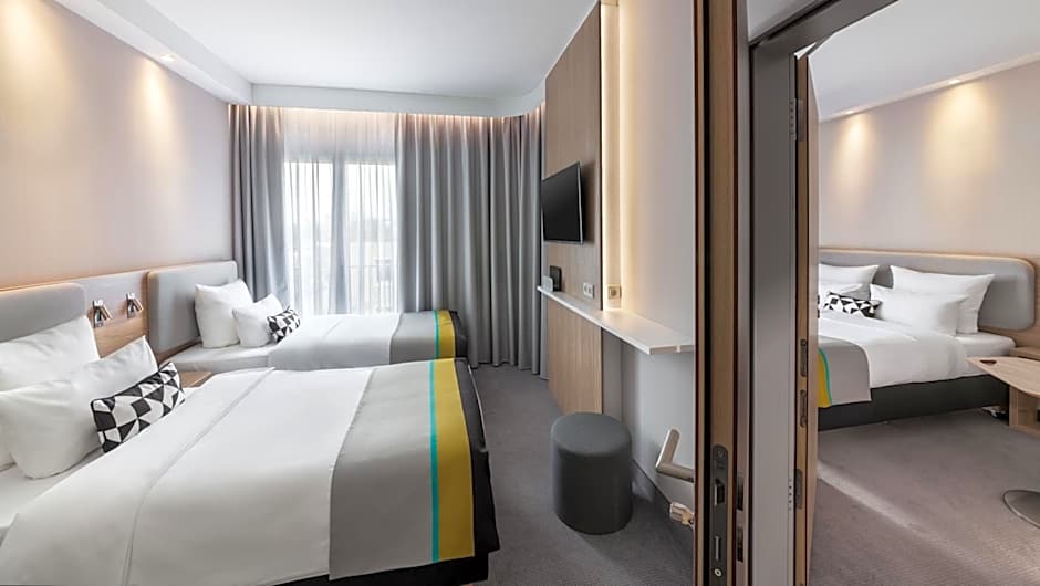 Holiday Inn Express Dusseldorf- Hauptbahnhof By IHG