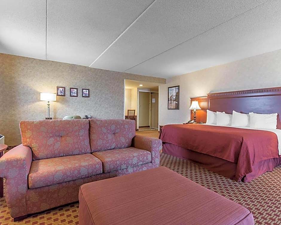 Quality Inn & Suites Bay Front