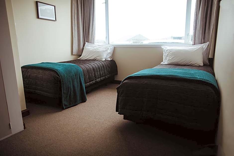 Makikihi Country Hotel