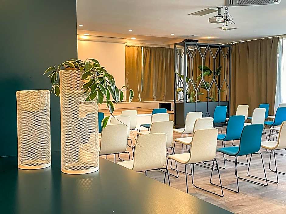 Oxygen Lifestyle Hotel