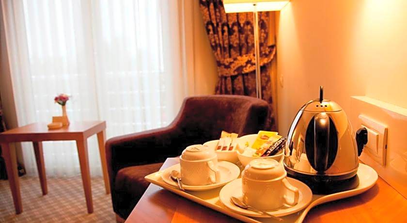 Tugcu Hotel Select