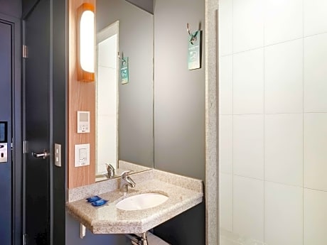 Standard Room With 2 Single Beds